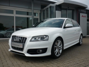 Audi S3 blanche